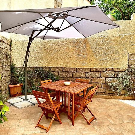 Spacious 3-Bedroom Apartment With Courtyard In Tempio Pausania - Perfect For Families Exteriér fotografie