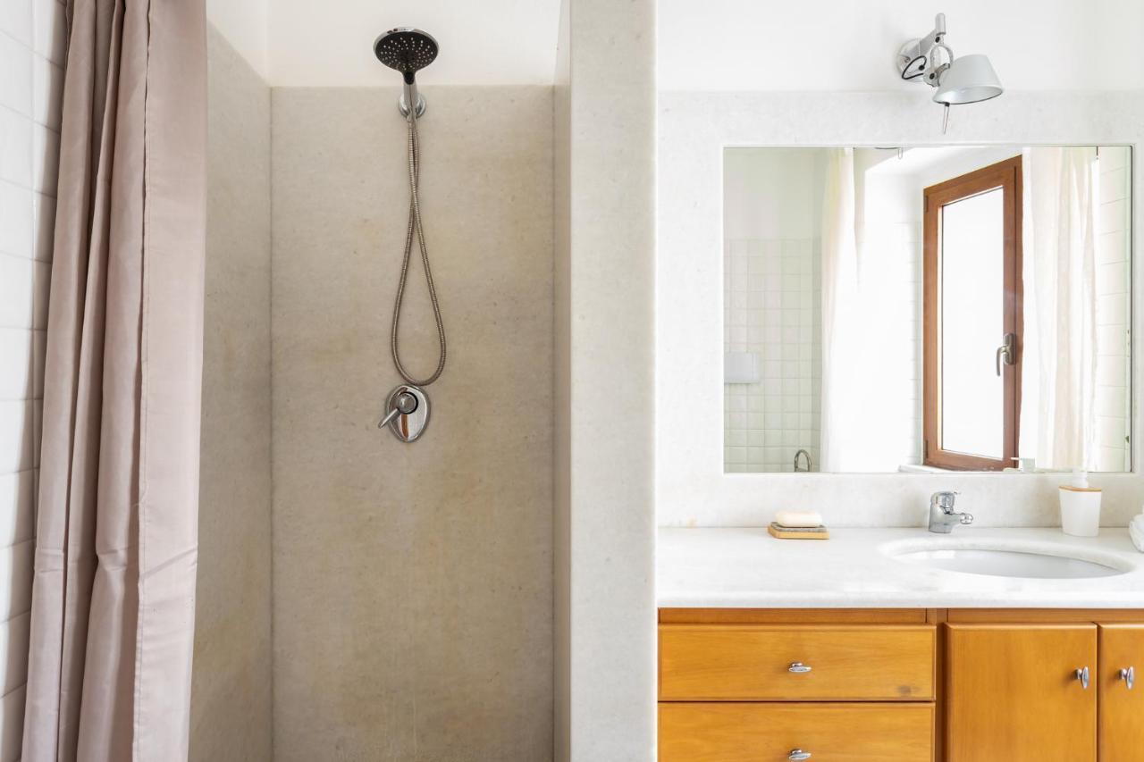 Spacious 3-Bedroom Apartment With Courtyard In Tempio Pausania - Perfect For Families Exteriér fotografie