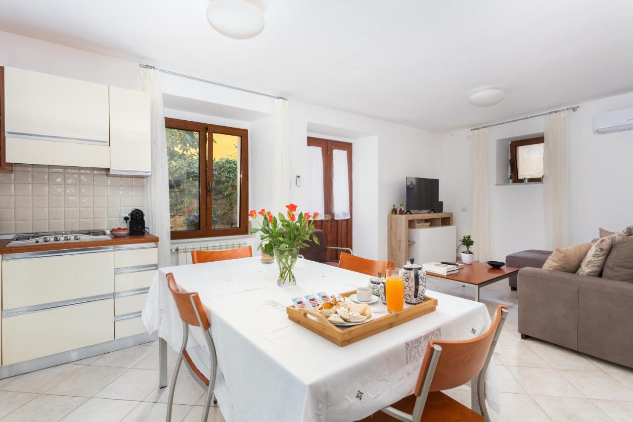 Spacious 3-Bedroom Apartment With Courtyard In Tempio Pausania - Perfect For Families Exteriér fotografie