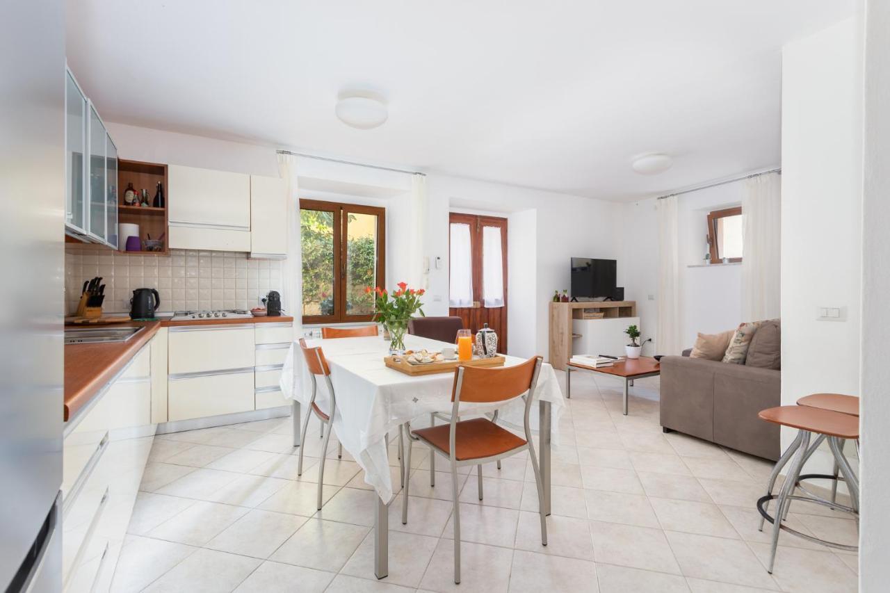 Spacious 3-Bedroom Apartment With Courtyard In Tempio Pausania - Perfect For Families Exteriér fotografie